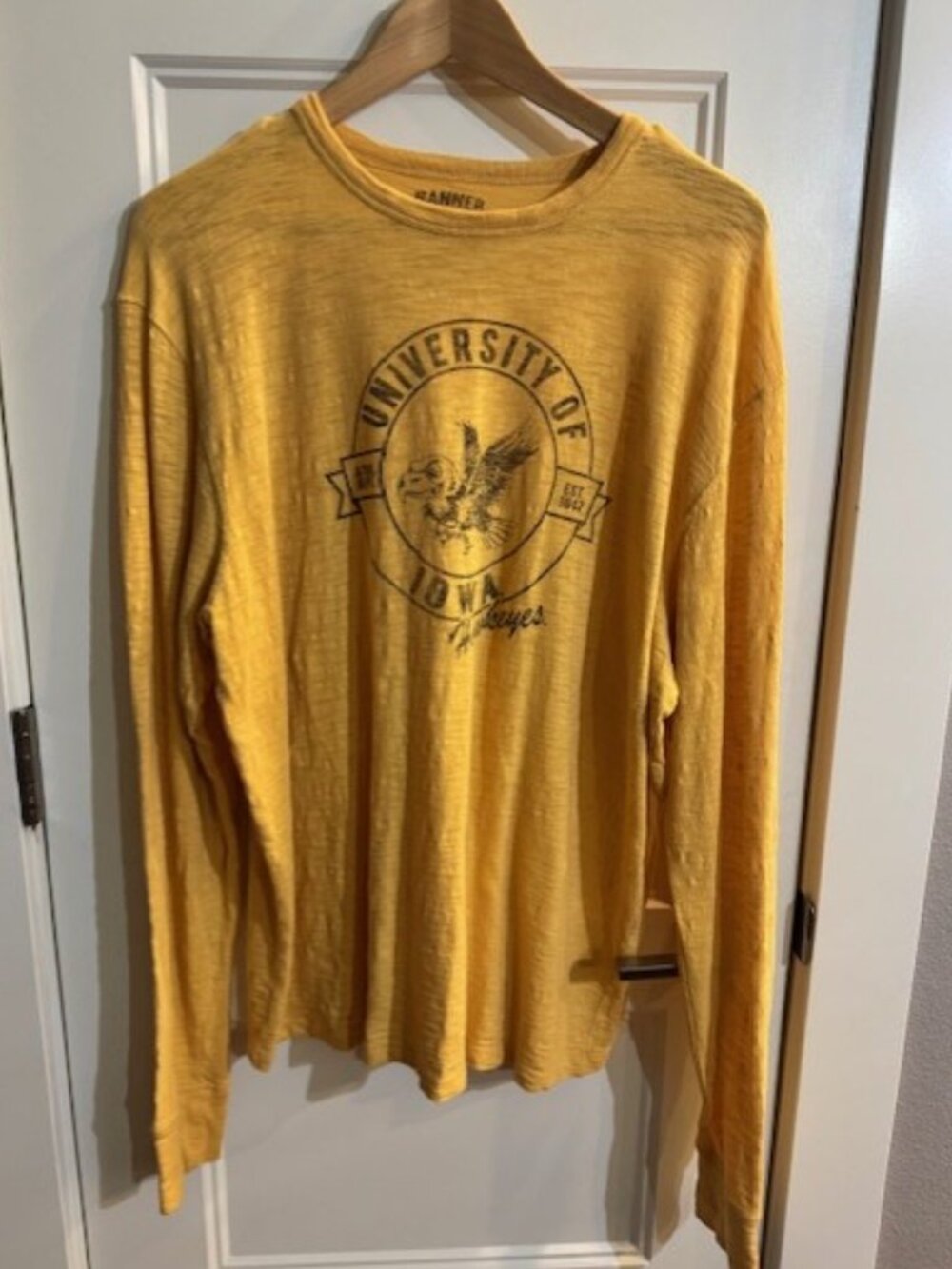 Banner 47 University of Iowa Long Sleeve Tee – Men’s Medium – Yellow Hawkeyes